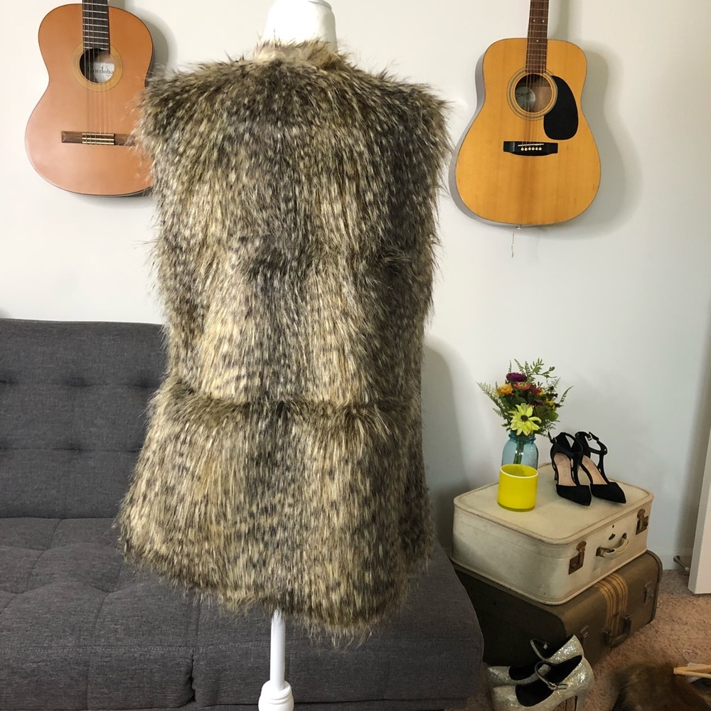 Faux Fur Vest - Picture 6 of 8